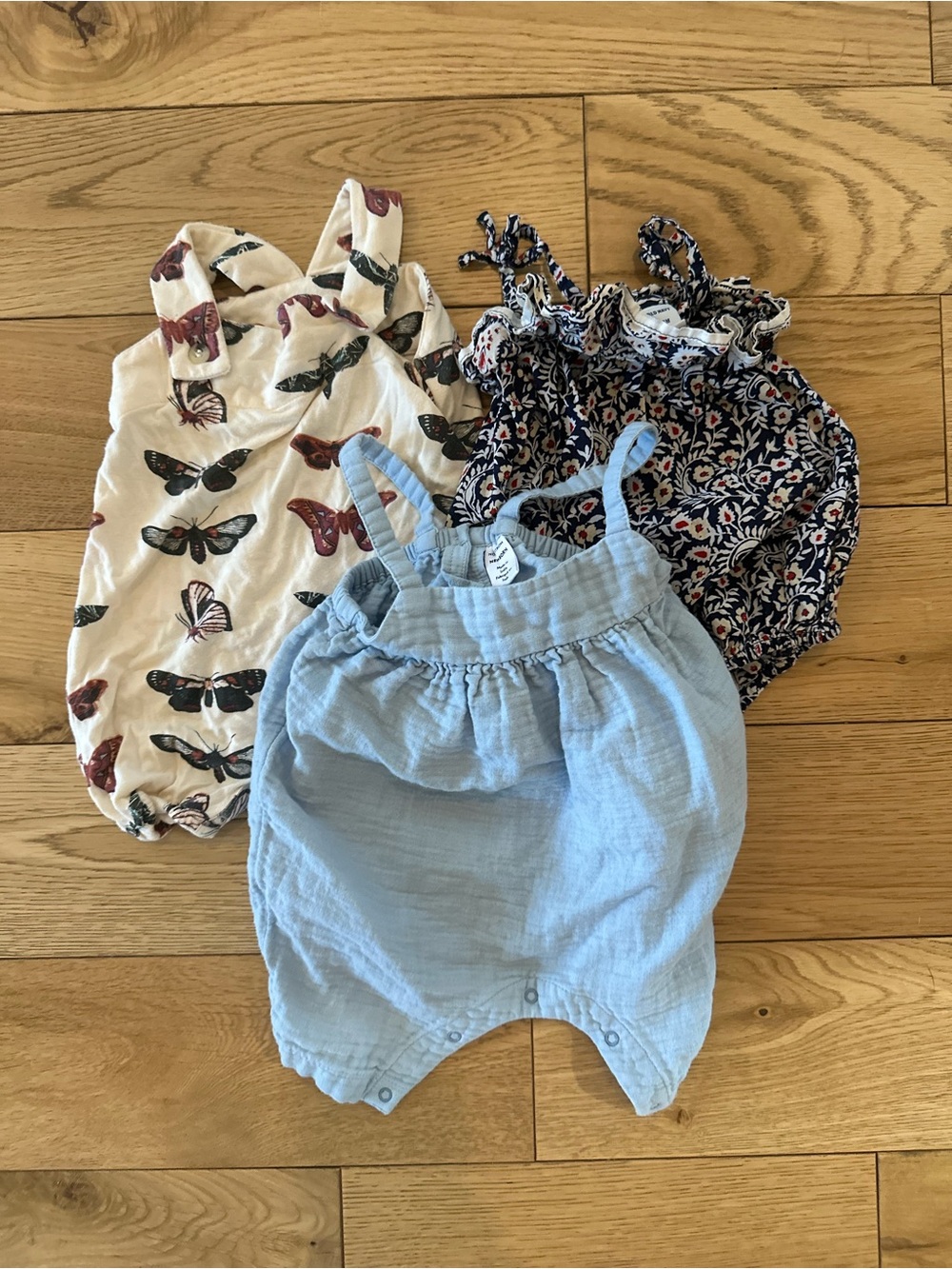 Set of 3 newborn rompers